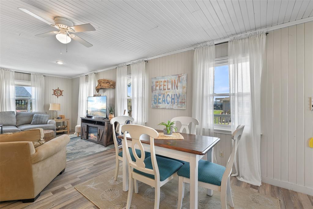 4135 Fort Bend Drive, Galveston, Texas image 4