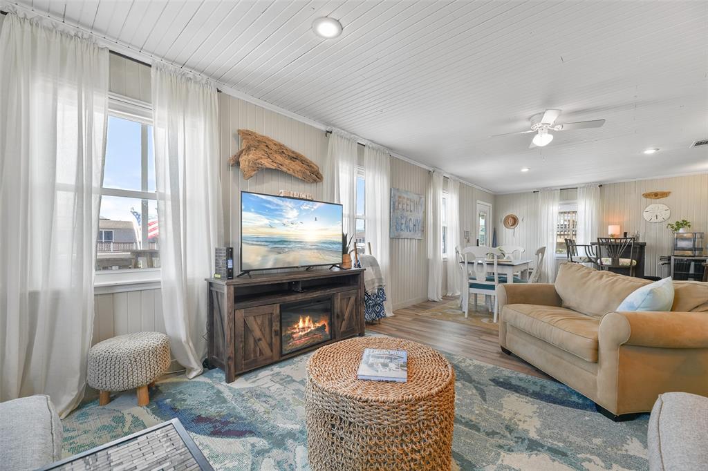 4135 Fort Bend Drive, Galveston, Texas image 10