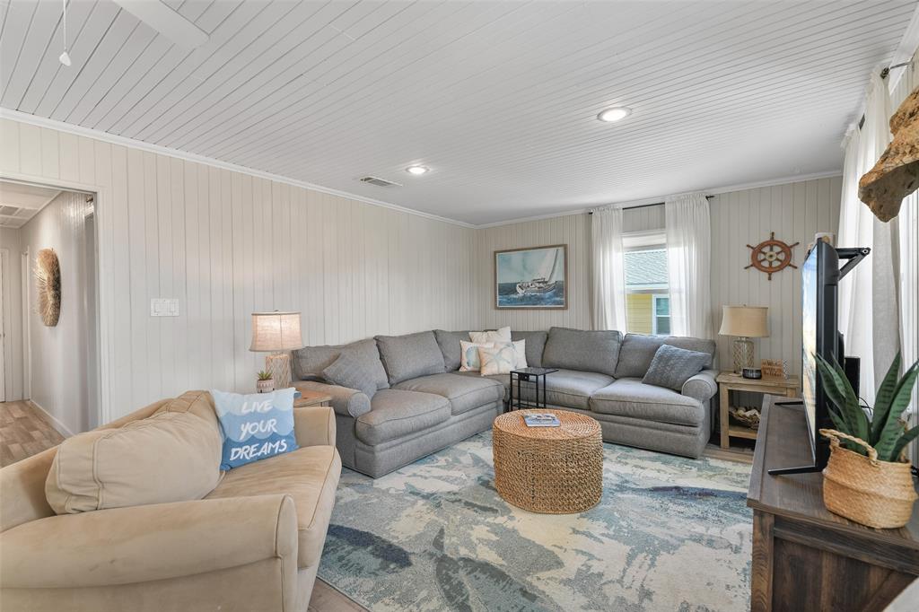4135 Fort Bend Drive, Galveston, Texas image 7