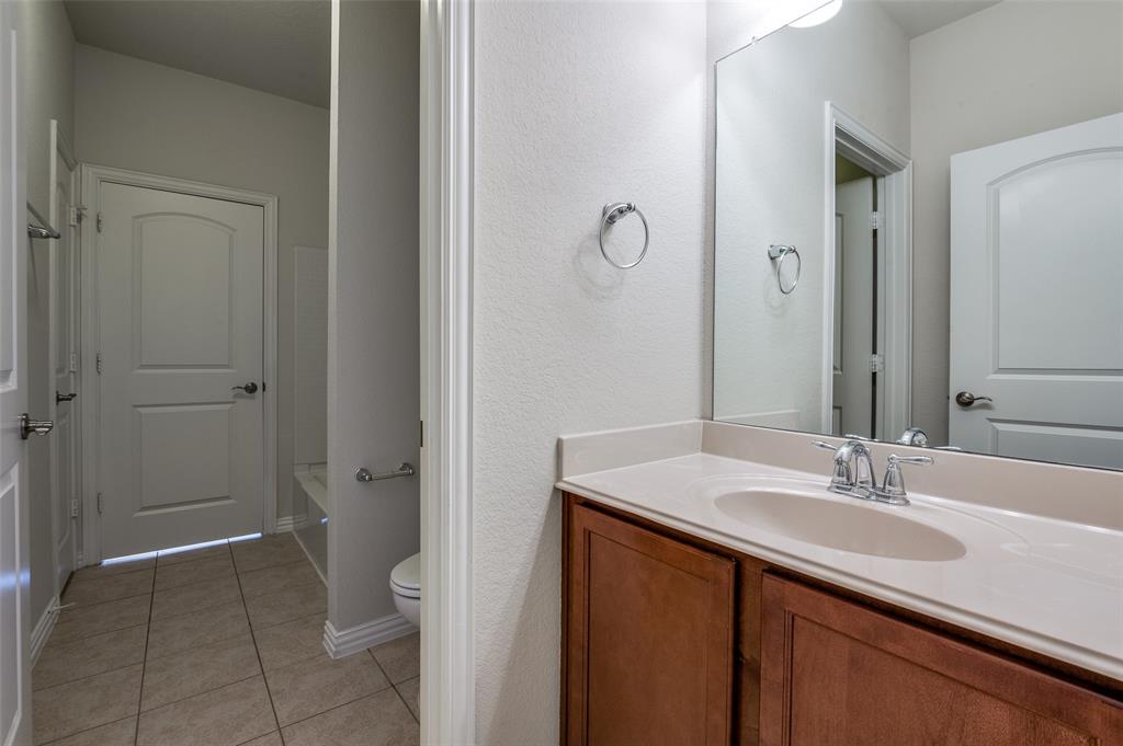 2685 Twin Point Dr Drive, The Colony, Texas image 17