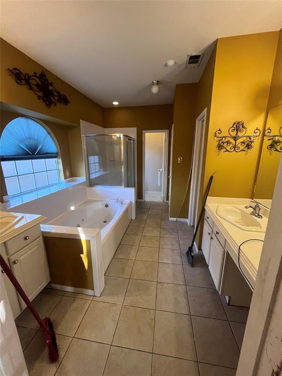 9506 Pickwell Court, Sugar Land, Texas image 3