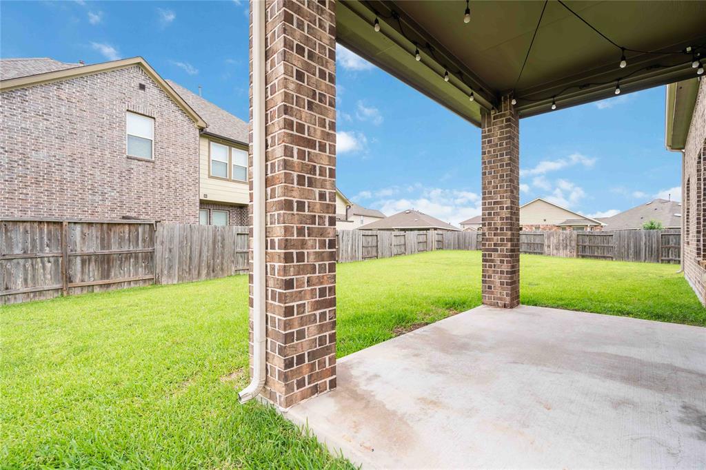 9803 Wyatt Shores Drive, Humble, Texas image 29