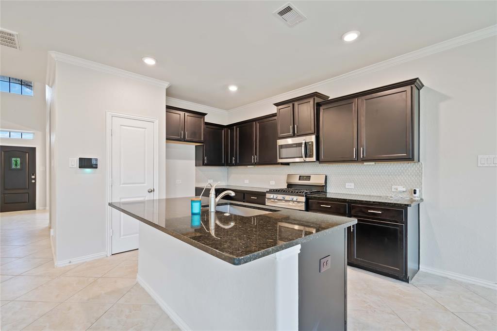 9803 Wyatt Shores Drive, Humble, Texas image 9