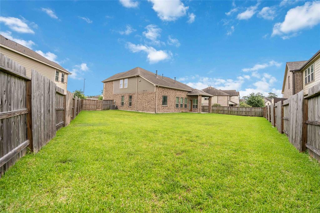 9803 Wyatt Shores Drive, Humble, Texas image 28