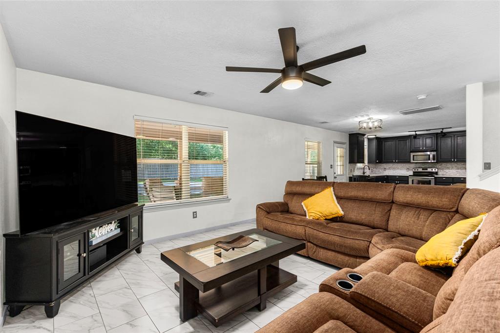 12134 Mustang Avenue, Willis, Texas image 4