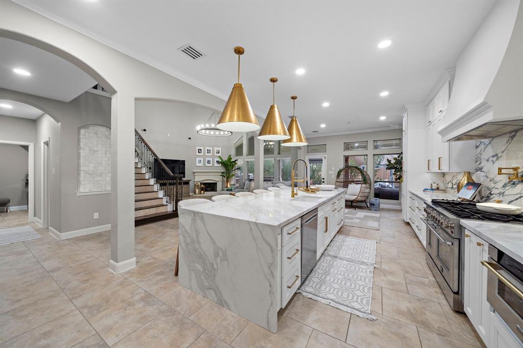 5114 Red Burr Oak Trail, Katy, Texas image 8