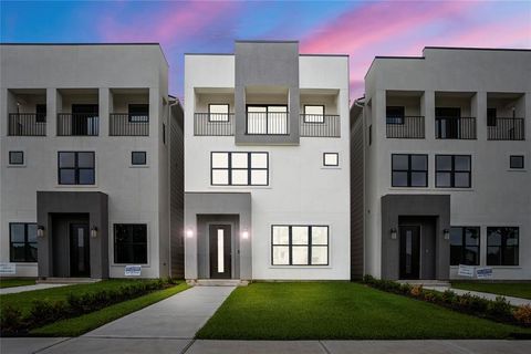 Photo of 15000 S Richmond Street #3, Houston, TX 77082 (MLS # 80822392)