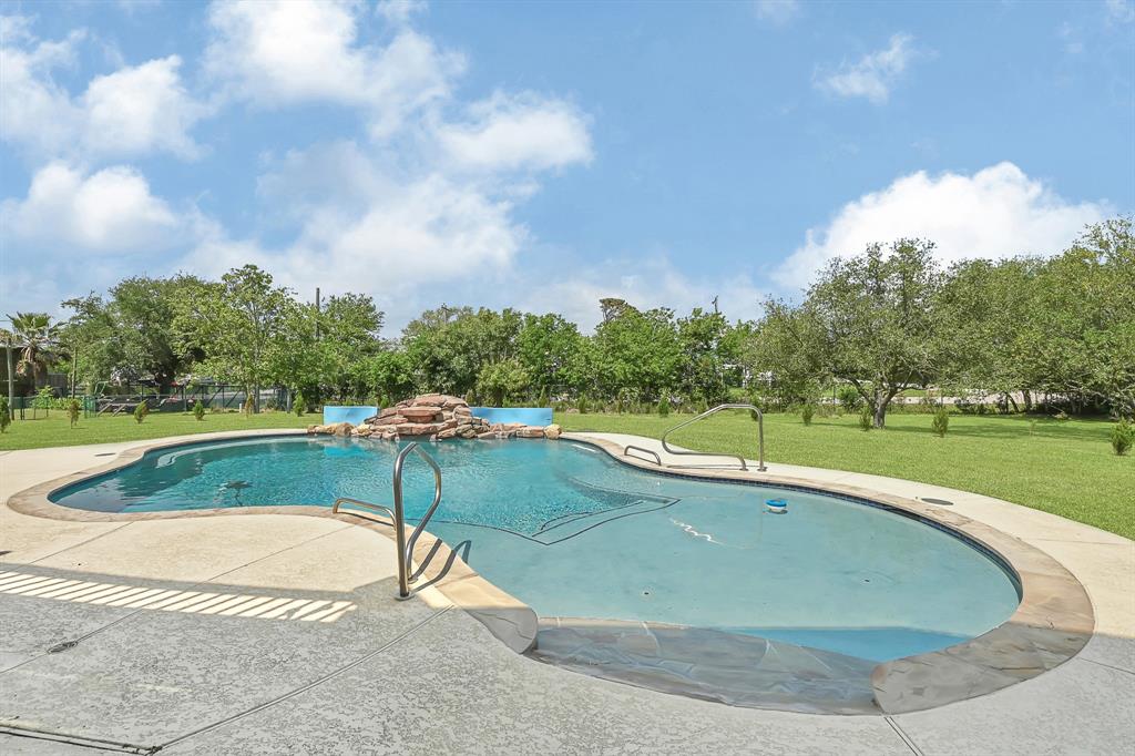 1004 8th Street, San Leon, Texas image 5