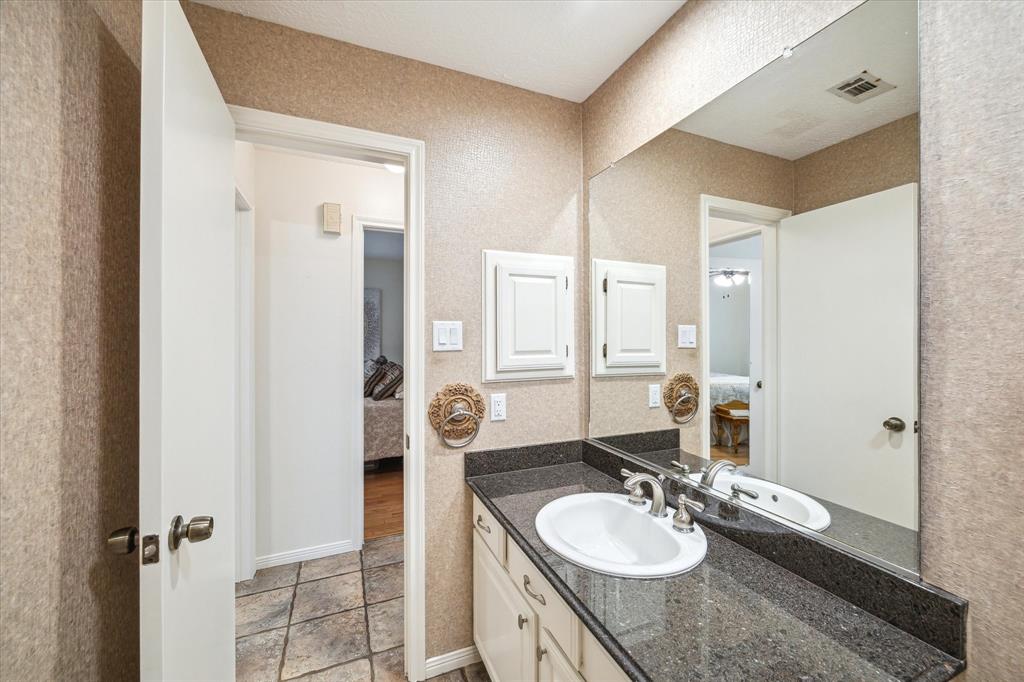 10937 Graywood Court, La Porte, Texas image 17