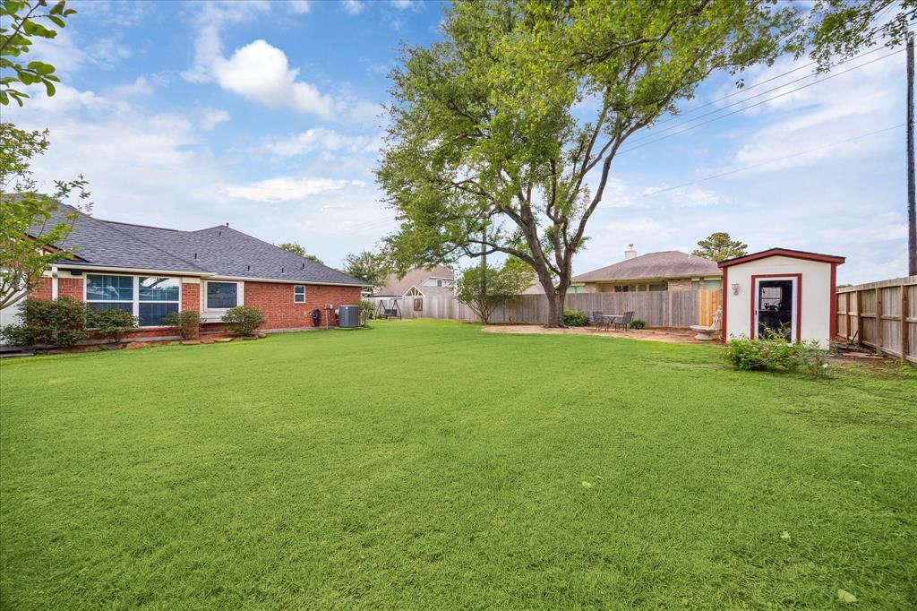 10937 Graywood Court, La Porte, Texas image 25