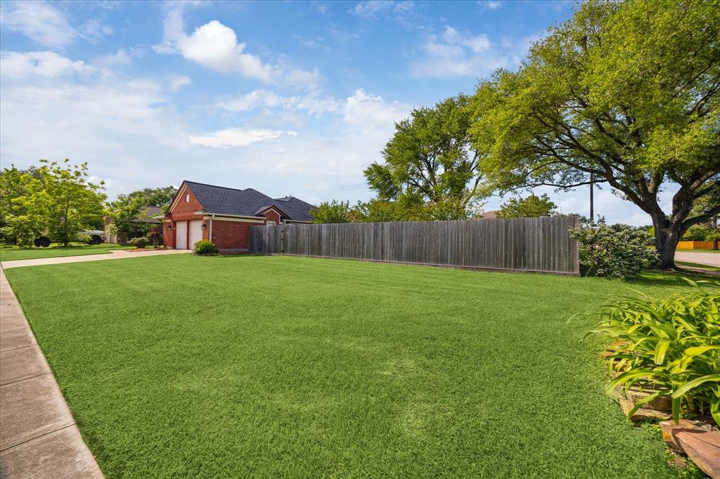 10937 Graywood Court, La Porte, Texas image 22