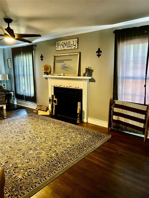 100 S 12th Street, Crockett, Texas image 2