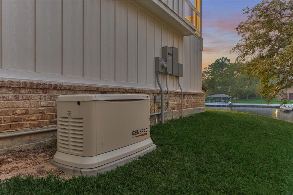 12424 Lake Vista Drive, Willis, Texas image 31