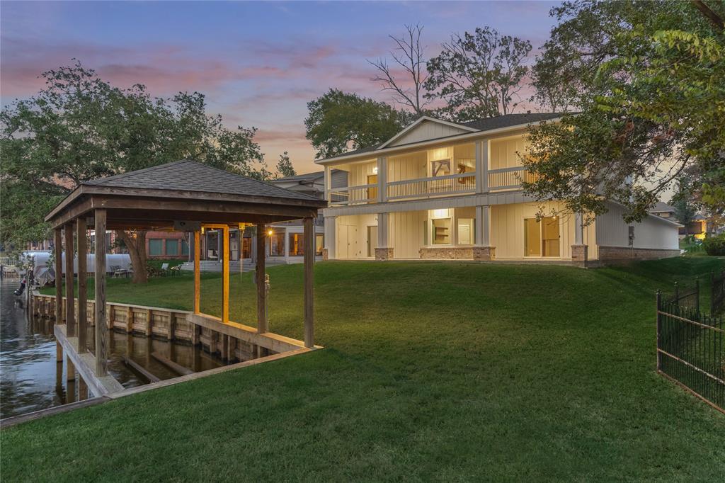 12424 Lake Vista Drive