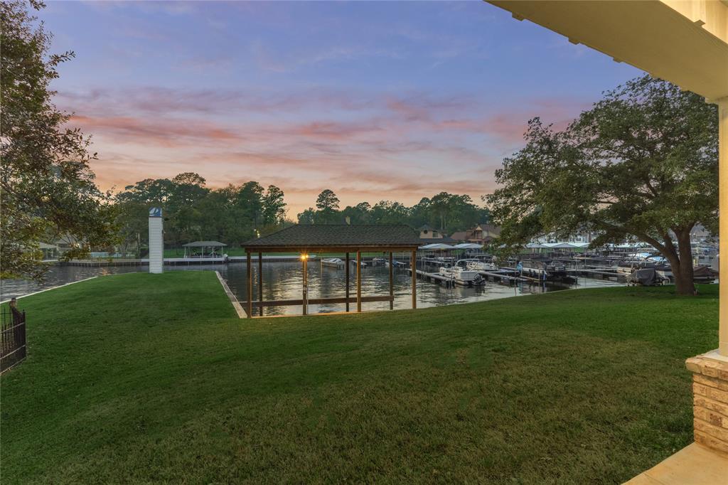 12424 Lake Vista Drive, Willis, Texas image 28
