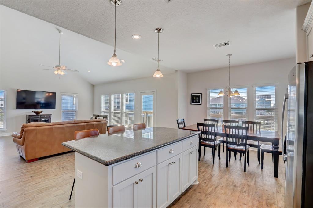 4114 Defender Lane, Galveston, Texas image 11