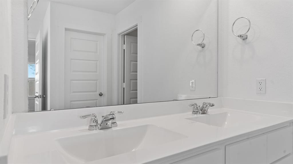 305 Robin Street, Angleton, Texas image 10