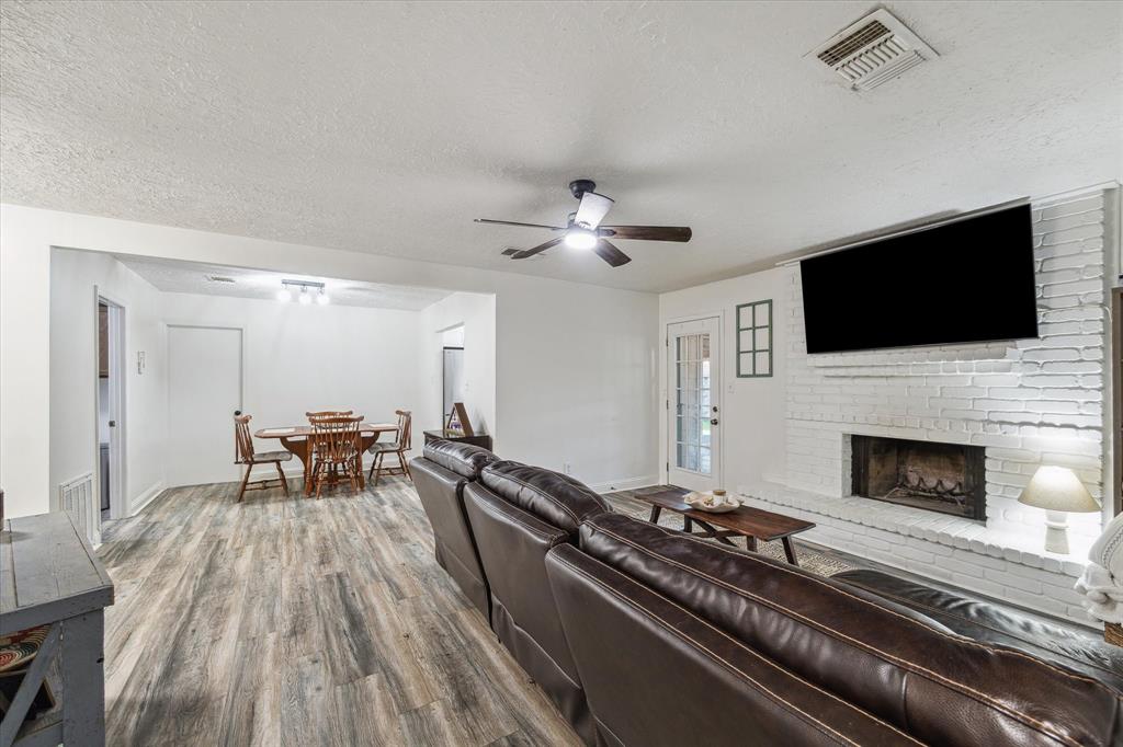 5618 Village Way Drive