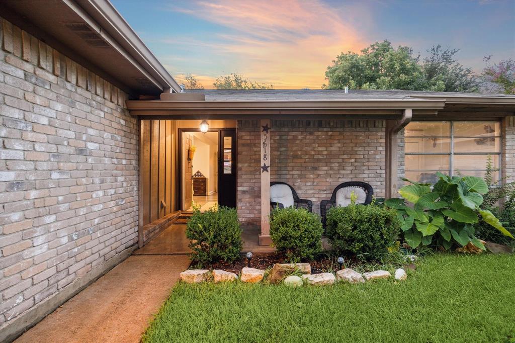 5618 Village Way Drive