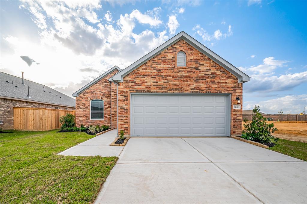 19523 Perissa Terrace Drive, Hockley, Texas image 1