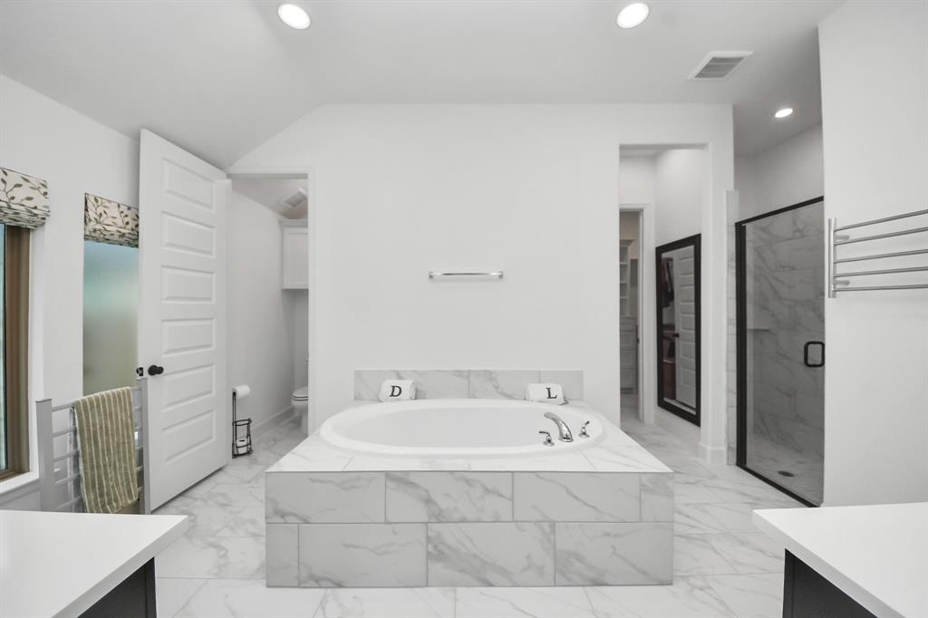 210 West Netleaf Court