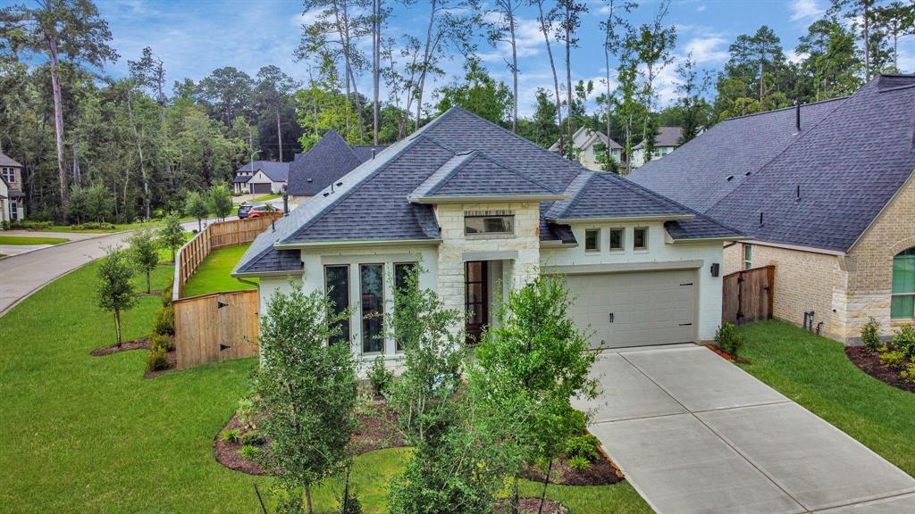210 West Netleaf Court