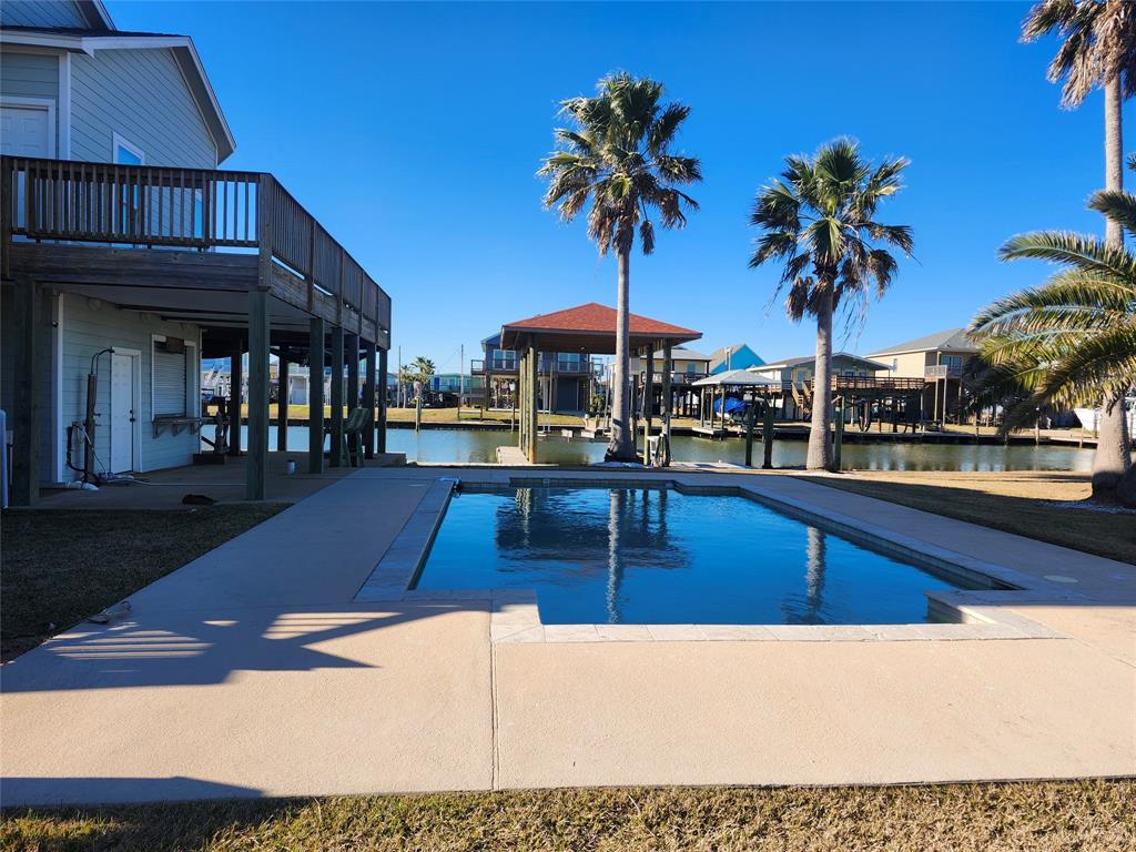 327 Swordfish Lane, Surfside Beach, Texas image 2