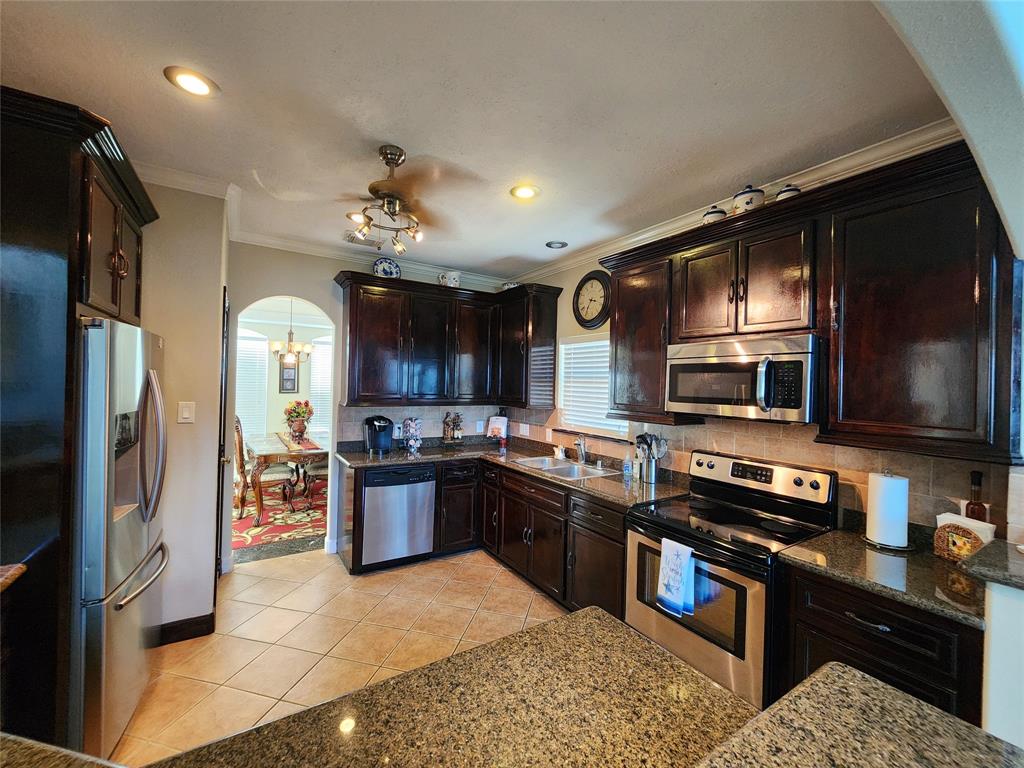 231 Key Largo Loop, Point Blank, Texas image 16