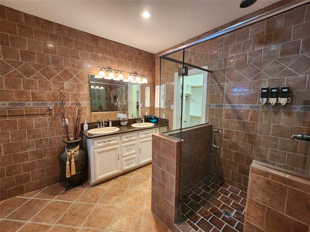 231 Key Largo Loop, Point Blank, Texas image 25