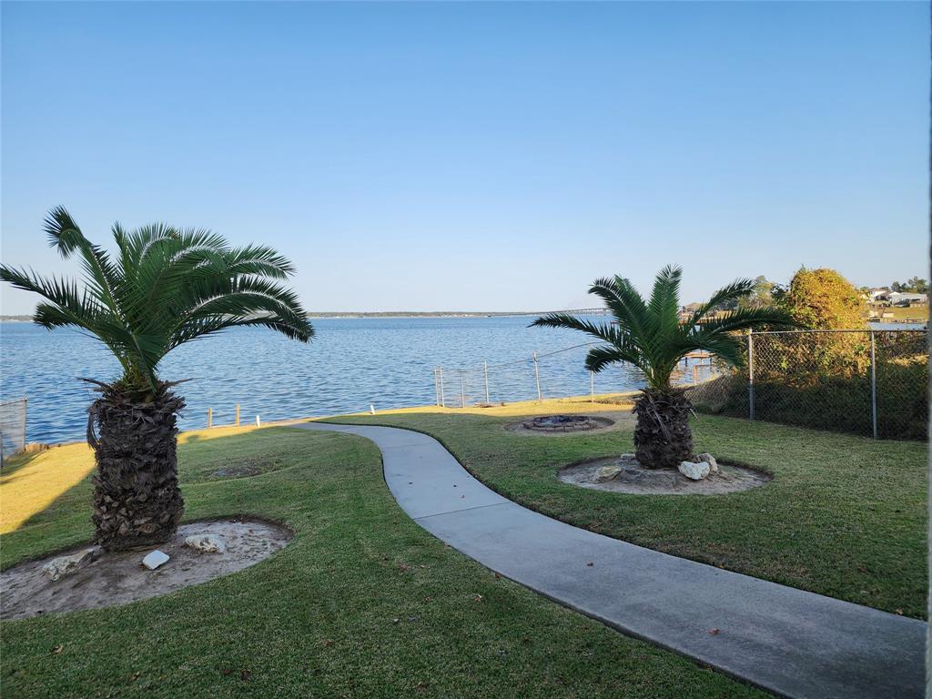 231 Key Largo Loop, Point Blank, Texas image 6