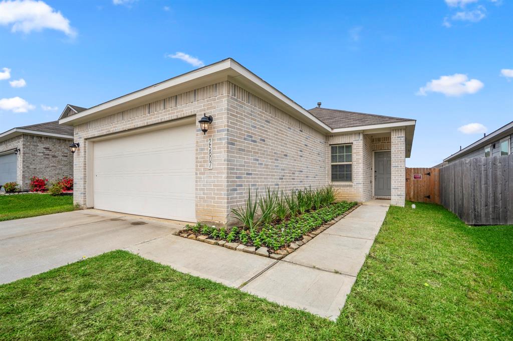 25807 Boxwood Hedge Lane, Tomball, Texas image 4