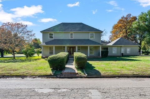 Photo of 141 S Grace Street, Crockett, TX 75835 (MLS # 5290323) Photo of 141 S Grace Street, Crockett, TX 75835 (MLS # 5290323)