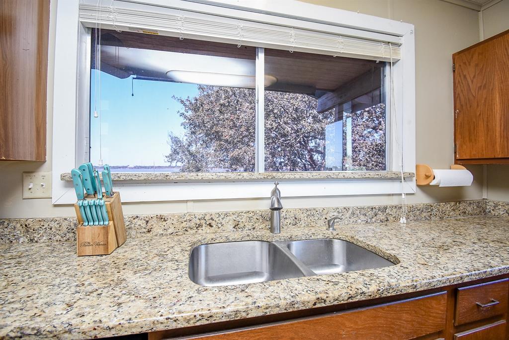 610 W Bayshore Drive, Palacios, Texas image 14