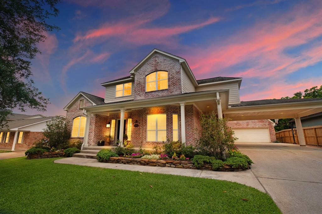 316 W Empress Lane