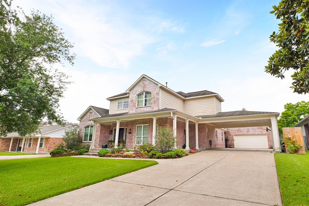 316 W Empress Lane