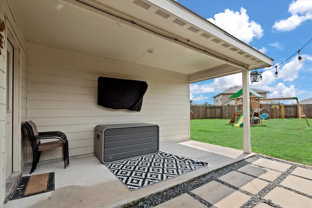 23707 Water Hickory Drive, Tomball, Texas image 20