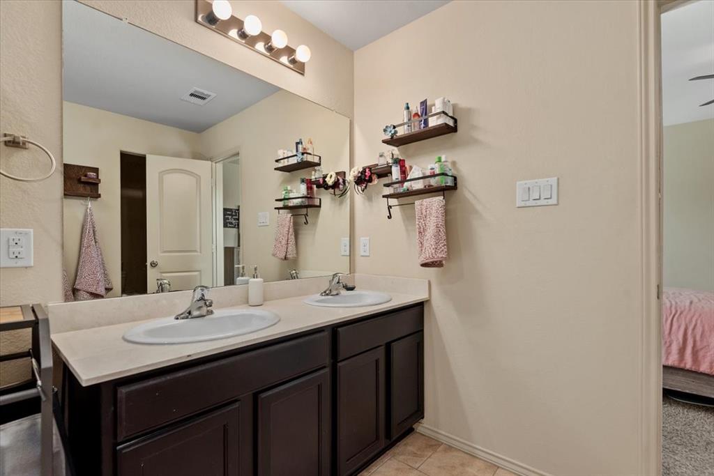 23707 Water Hickory Drive, Tomball, Texas image 15