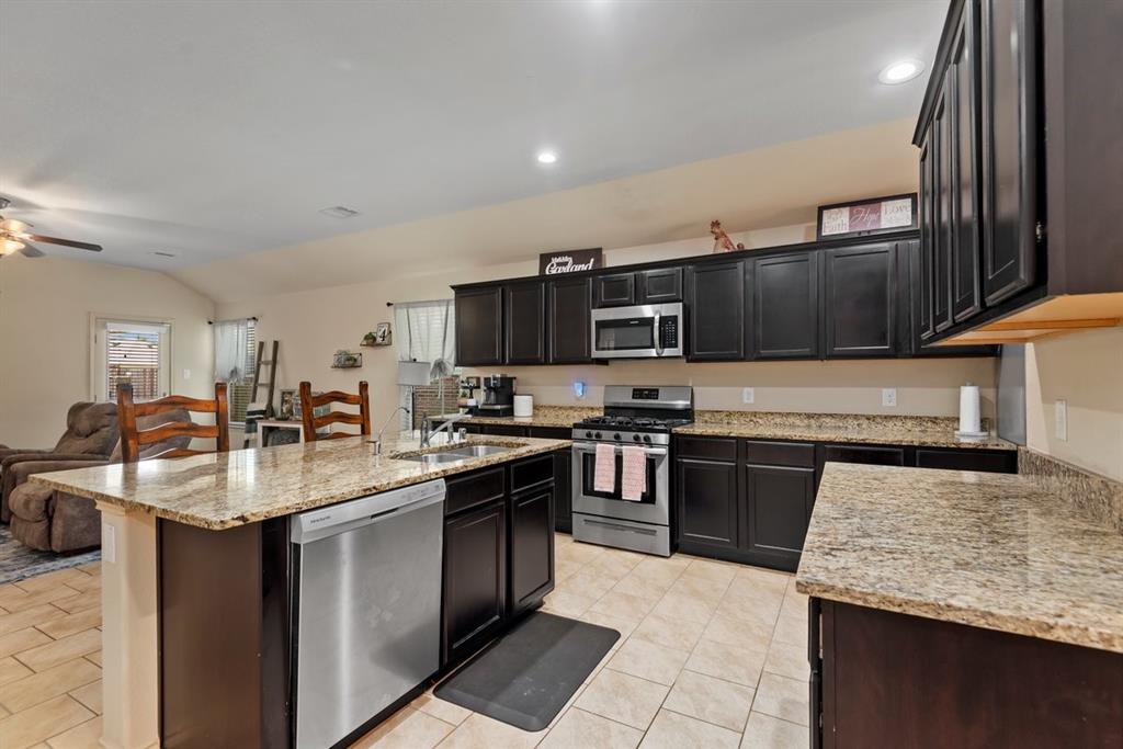 23707 Water Hickory Drive, Tomball, Texas image 9