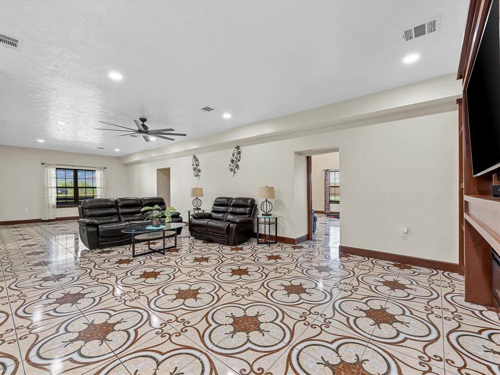 886 Zilss Road, La Grange, Texas image 10