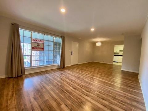 2121 Fountain View Drive 8 Houston TX 77057