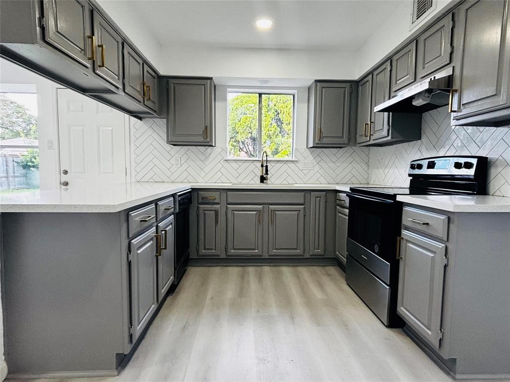 16246 Los Altos Drive