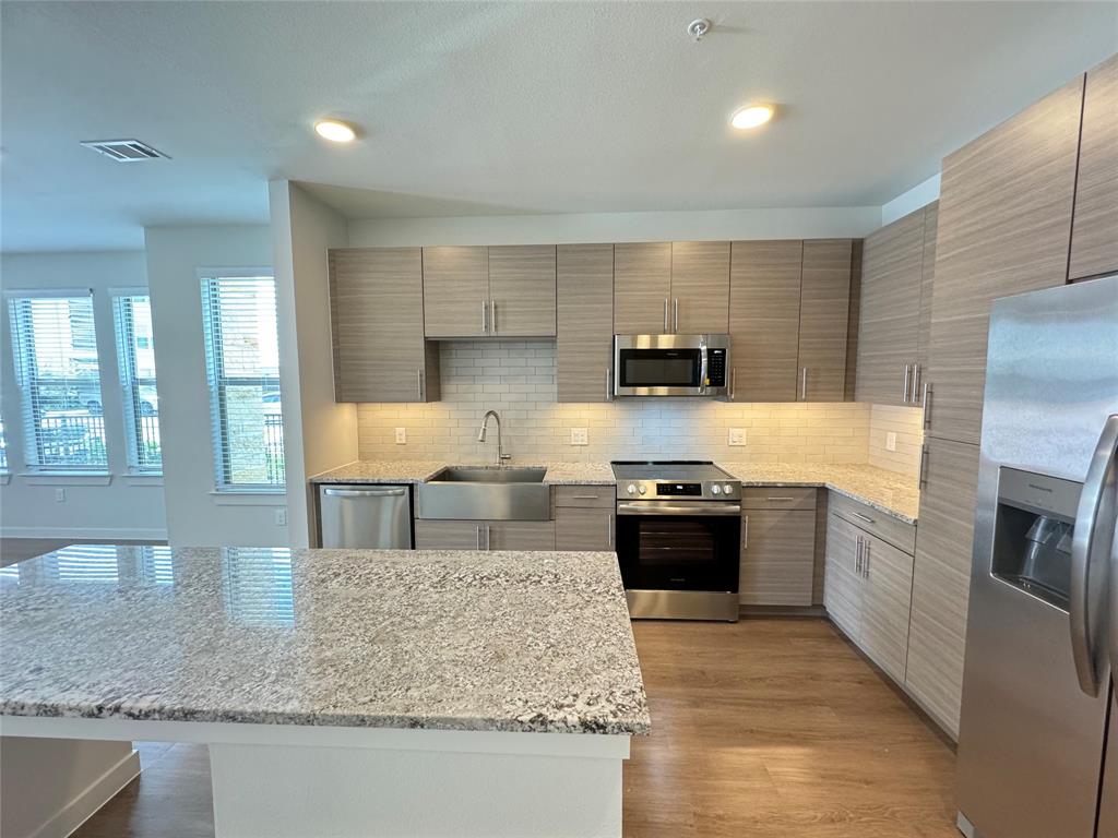 9302 Fry Rd A3-431