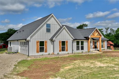 8401 Equestrian Lane Washington TX 77880
