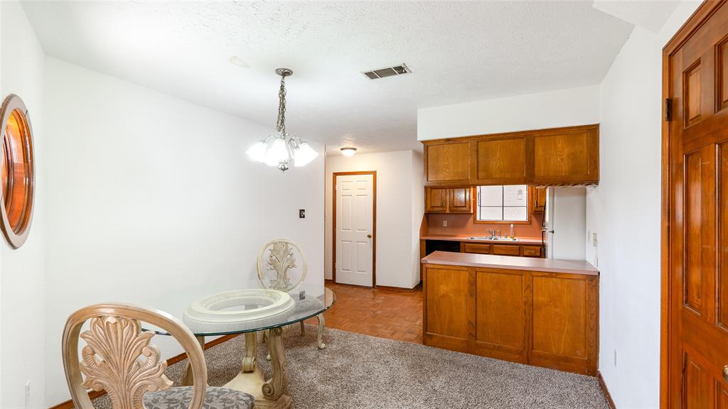 2916 Broadmoor Drive, Bryan, Texas image 11