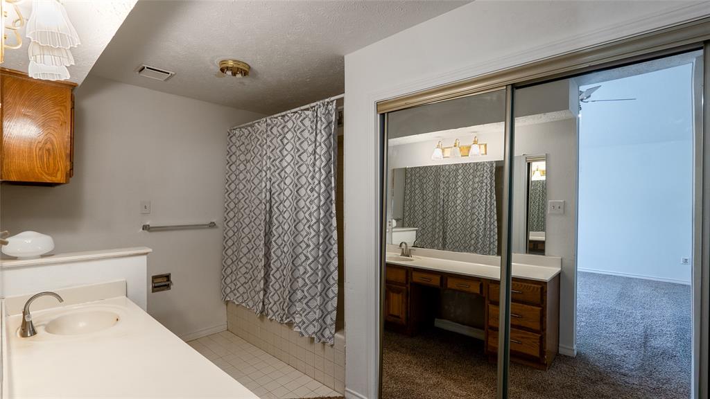 2916 Broadmoor Drive, Bryan, Texas image 19