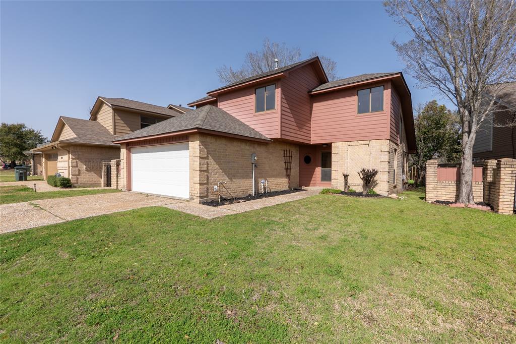 2916 Broadmoor Drive, Bryan, Texas image 2