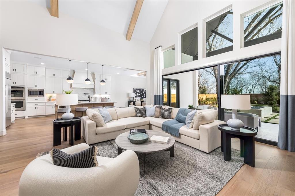 10106 Drifting Wind Lane