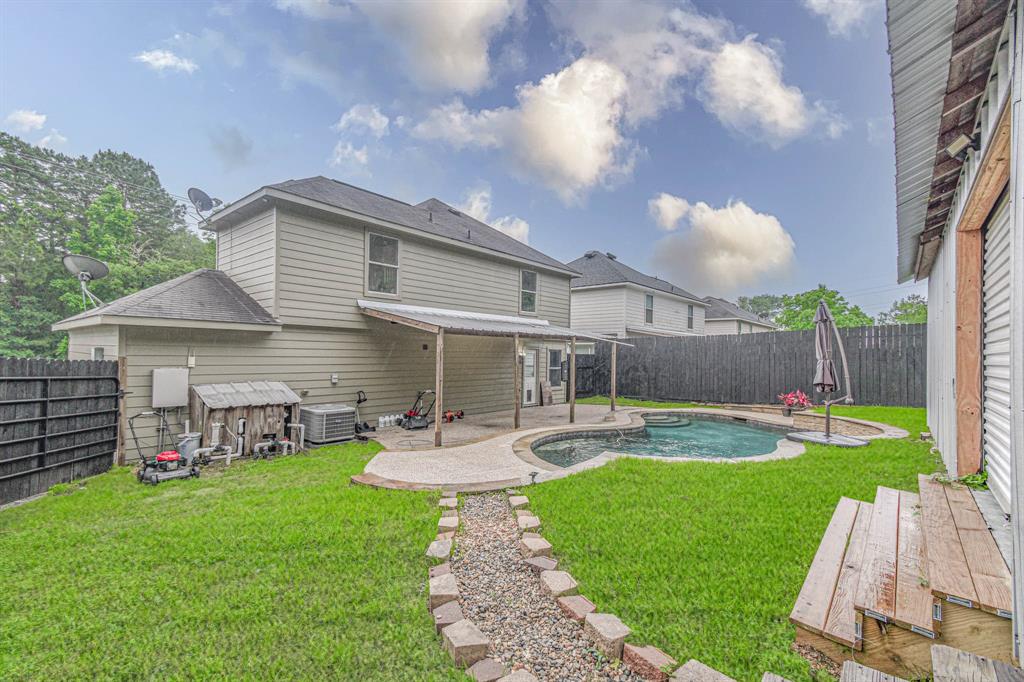 5509 N Buffalo Circle, Willis, Texas image 3