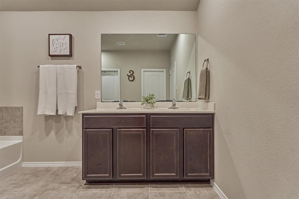 13919 Leigh Lake Lane, Conroe, Texas image 19