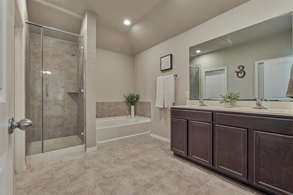 13919 Leigh Lake Lane, Conroe, Texas image 18